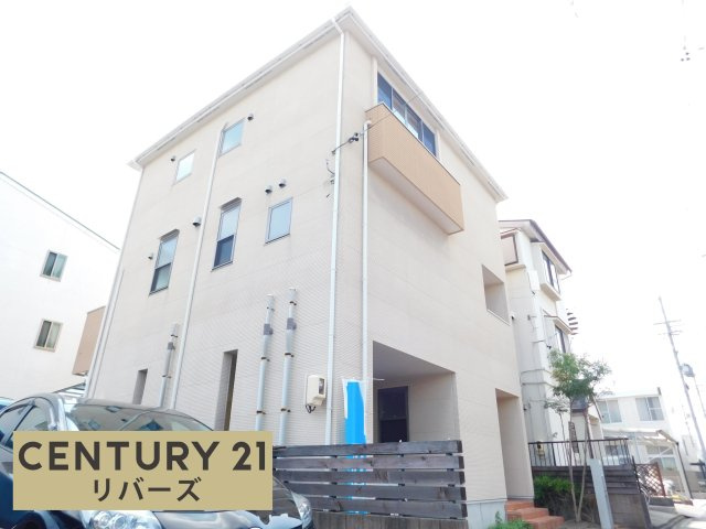 名古屋市熱田区二番２丁目の中古一戸建の外観|☆２０２６年７月リフォーム済☆　　いつでもご案内できます♪（お問合せ当日、平日、水曜、夜間の見学でもＯＫ）　インナーガレージ・駐車２台可！　リビング約２０．３帖！　ワイドバルコニー・テラス付き！
