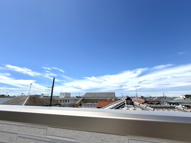 越谷市恩間　新築戸建の展望|前方に遮るものがなく抜けた眺望。心地よい空と風を感じられる特別な場所です。