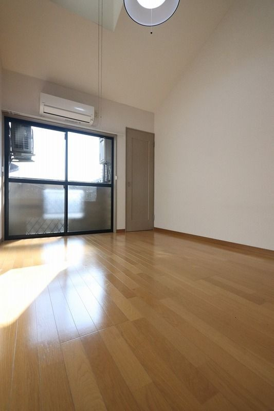 福岡市南区大橋４丁目のアパートの居間・リビング
