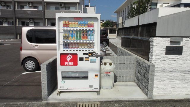 グレイス ボヌールの駐車場|自動販売機