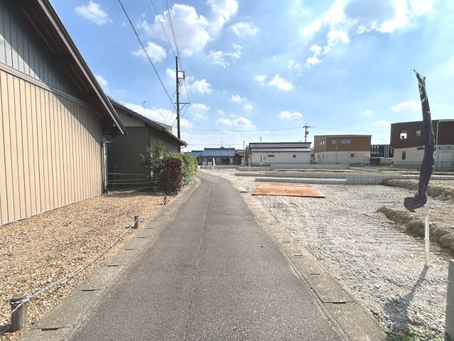 リーブルガーデン　江南市勝佐町西町　全6区画分譲の前面道路含む現地写真|「現地（2026年8月31日）撮影」　
■前面道路　
■ヤマダ不動産　株式会社リライフ