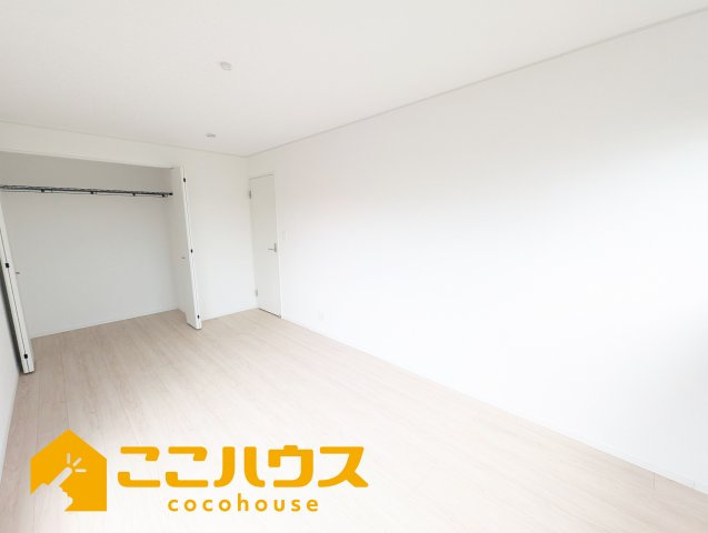 沖縄市胡屋第1　クレイドルガーデン　新築戸建て　全13棟　11号棟の寝室|寝室8.2帖
