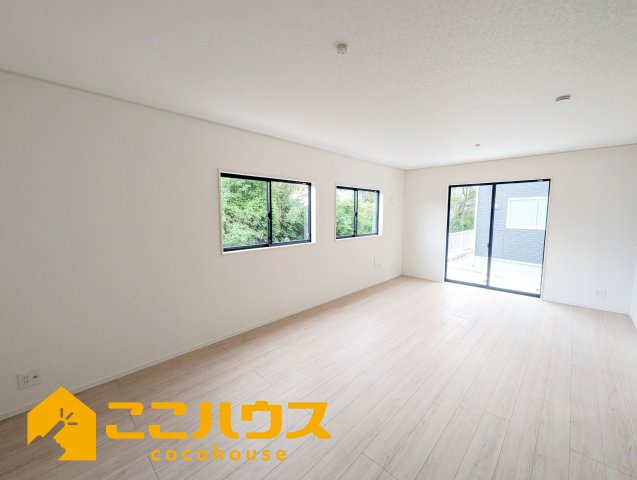 沖縄市胡屋第1　クレイドルガーデン　新築戸建て　全13棟　11号棟の居間・リビング|LDK19.2帖
