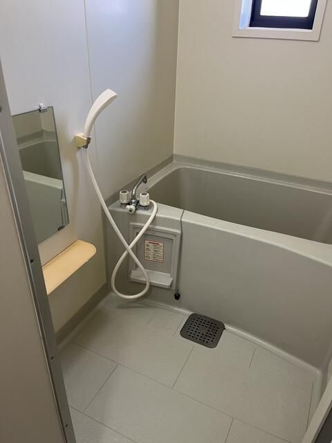 ジュネス東林間の浴室