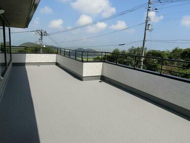 高知市潮見台３丁目の中古一戸建のバルコニー|開放感のある広々としたバルコニー。洗濯物もゆったり干せます。