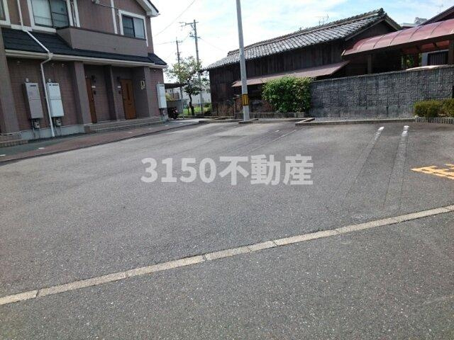 プリムローズヒルの駐車場|カースペースがあります