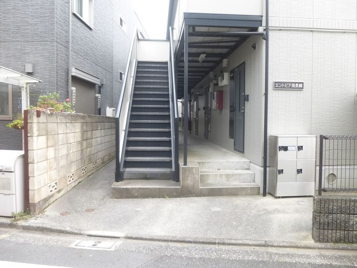 エントピア南長崎のエントランス