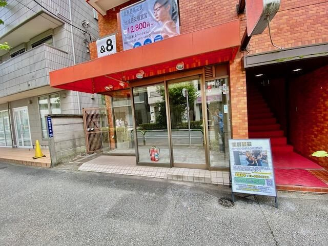 北区中里２丁目の店舗事務所のエントランス