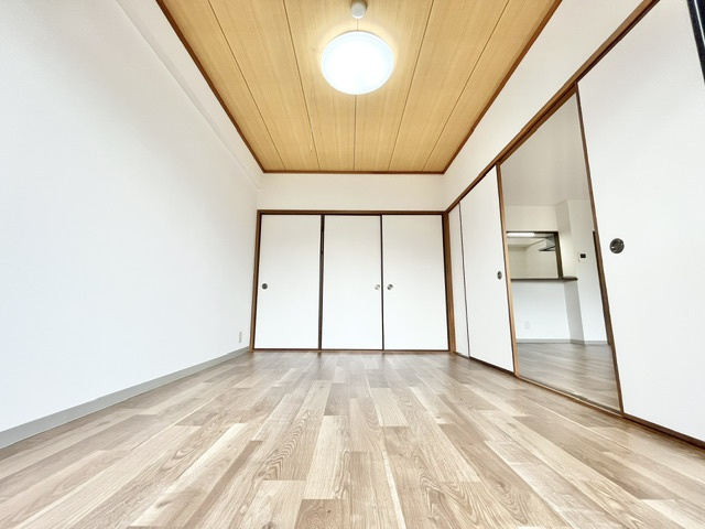 パストラル和泉の洋室