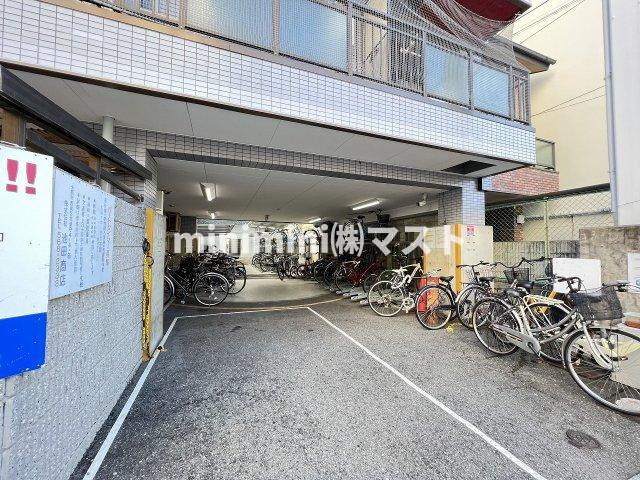 大阪市浪速区大国３丁目の賃貸マンションの駐車場