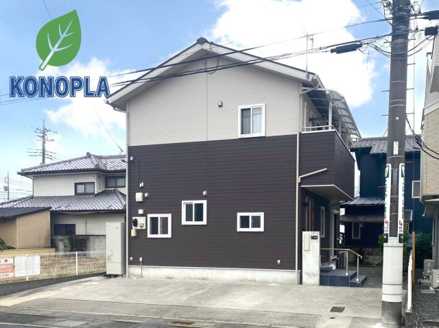 【中古戸建】前橋市小屋原町の外観|■外観｜外壁のアクセントカラーがシックな外観です。シンプルなデザインでありながらも「個性」を損なわず、お客様一人ひとりの暮らし方にフィットします。