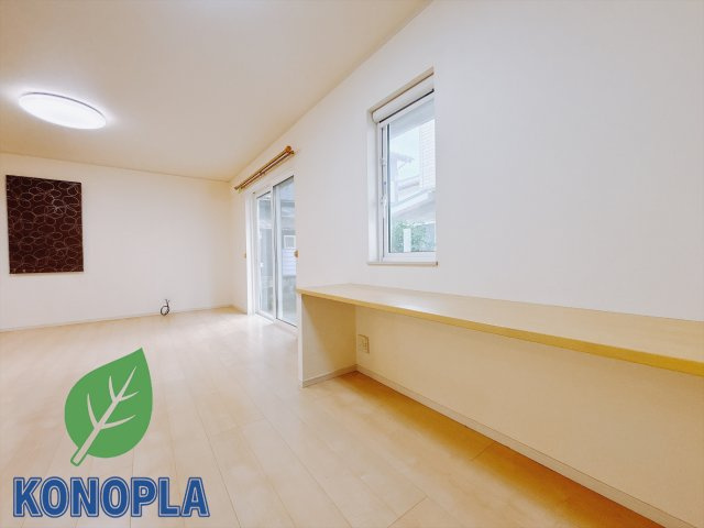 【中古戸建】前橋市小屋原町の玄関|■玄関｜プライバシー守れる玄関になっています♪また屋根付きなので、雨が降っていても濡れませんね♪