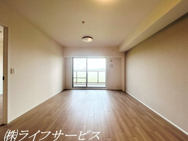 【居間・リビング】 | BELISTA東淀川大桐リバーサイドコートC棟 | ＬＤＫ15.3帖／室内リフォーム済につきすぐにお住まい頂けます