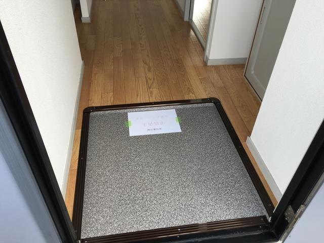 柏葉ハイツの玄関