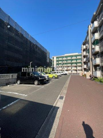 天保山第二コーポA棟の駐車場