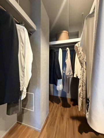 渋谷区千駄ヶ谷４丁目の中古マンションの収納|ウォークインクローゼット