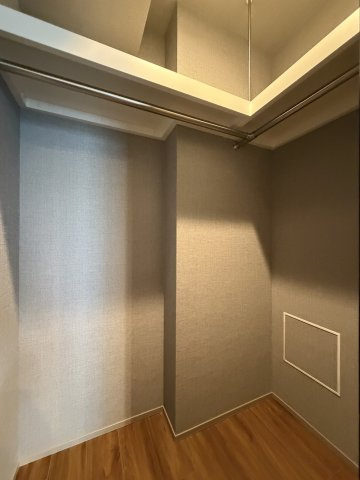 渋谷区千駄ヶ谷４丁目の中古マンションの収納|ウォークインクローゼット
