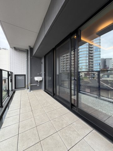 渋谷区千駄ヶ谷４丁目の中古マンションのバルコニー