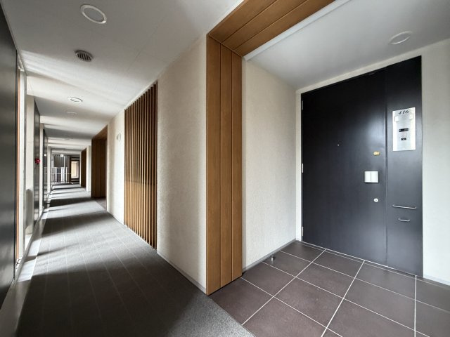 シティハウス神宮北参道の玄関