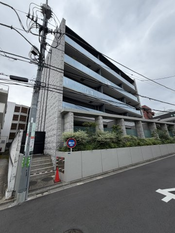 渋谷区千駄ヶ谷４丁目の中古マンションの外観