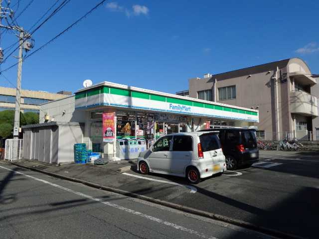 アーバンレジデンスの周辺|ファミリーマート福岡大楠一丁目店まで369ｍ