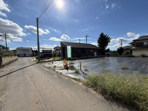 【前面道路含む現地写真】 | 【上ノ室第１期　現地外観】
※令和８年１０月時点
