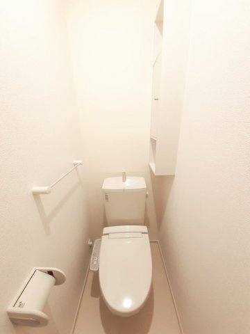 アモーレ今津Ⅰのトイレ|ゆったりとした空間のトイレです