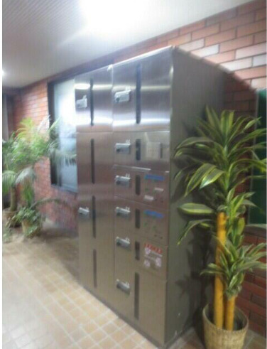 中野区弥生町２丁目の賃貸マンションのエントランス