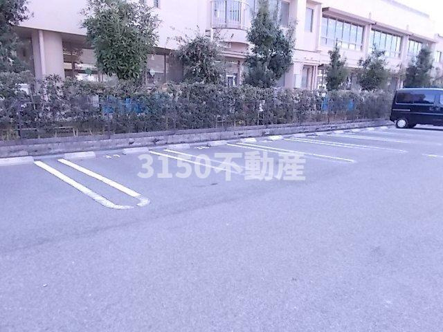 マーヴェラス　ヴィラ　Ａ棟の駐車場|駐車場です