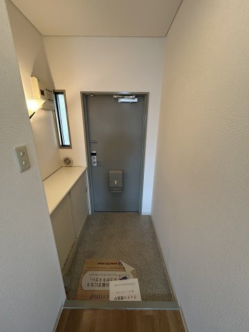 ファースト園田の玄関