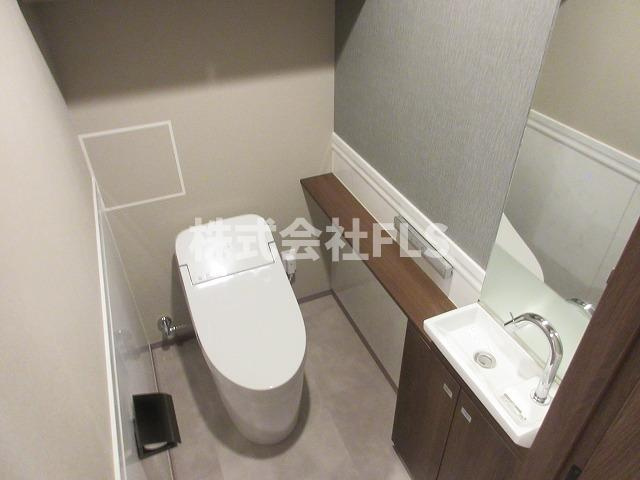 新宿区下落合１丁目の賃貸マンションのトイレ