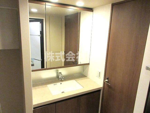新宿区下落合１丁目の賃貸マンションの洗面所
