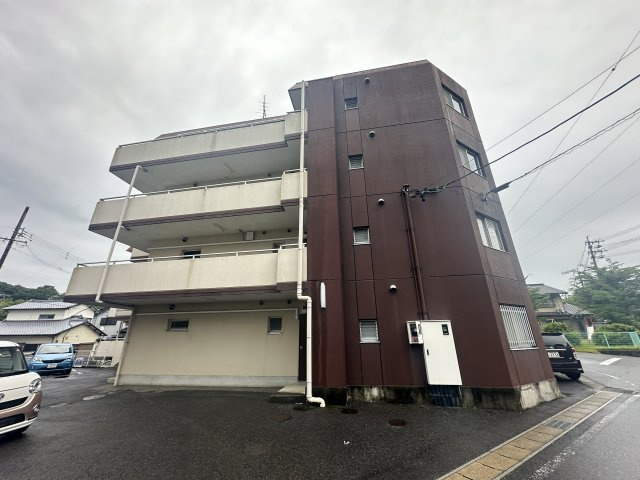 グリーンハイツ東山の外観