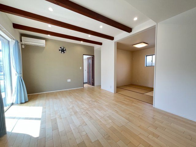 中古住宅　粟野西4丁目の居間・リビング
