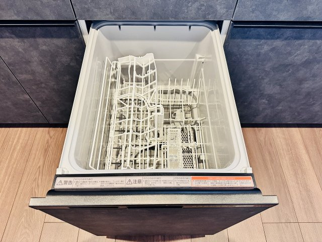 タウンズ八王子センタークレストのキッチン|～食洗機付き　食事後の食器洗いはお任せ、家族でゆっくりとくつろげます～