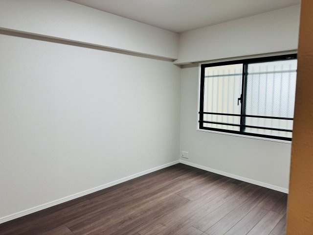 タウンズ八王子センタークレストの子供部屋|～6.4帖の洋室です～