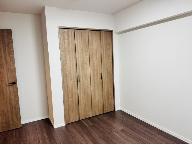 タウンズ八王子センタークレストの洋室|～6.4帖の洋室です～