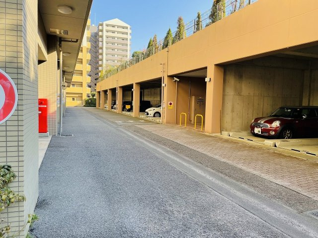 タウンズ八王子センタークレストの駐車場|～管理の行き届いたキレイなマンションです～