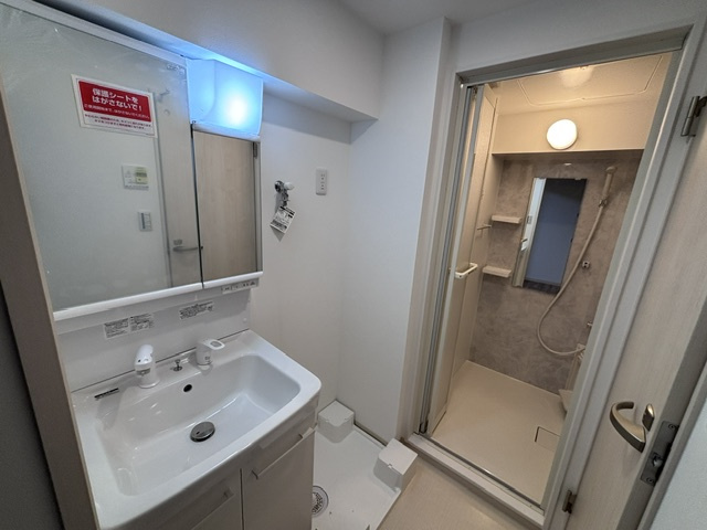 サンパレス立川　302号室の独立洗面台