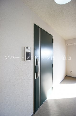 ラフレシールⅡの玄関