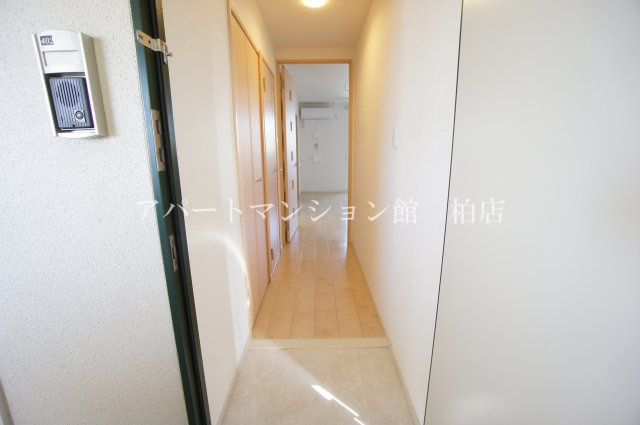 ラフレシールⅡの玄関