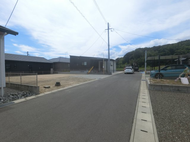 神埼郡吉野ヶ里町三津7期の前面道路含む現地写真|前面道路含む現地写真です