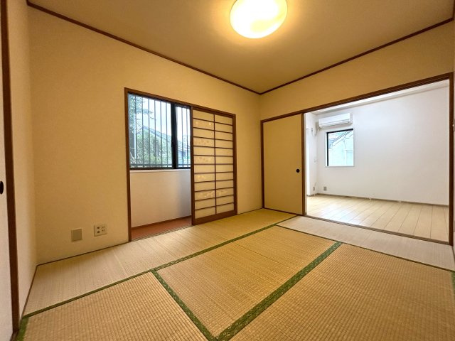 駅徒歩12分で、新耐震で、3LDKで、リフォームされてて、この価格！？いいんですか～いいんですか～こんなに良い物件でいいんですか～♪な【リフォーム／NICアーバンハイム保土ヶ谷】の和室|和室、ちょっとしたくつろぎスペースにいかがでしょうか