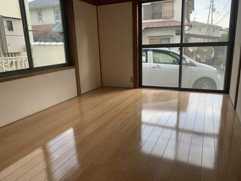 伊伝居戸建の居間・リビング