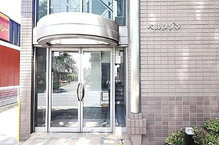 ベルメゾンのエントランス