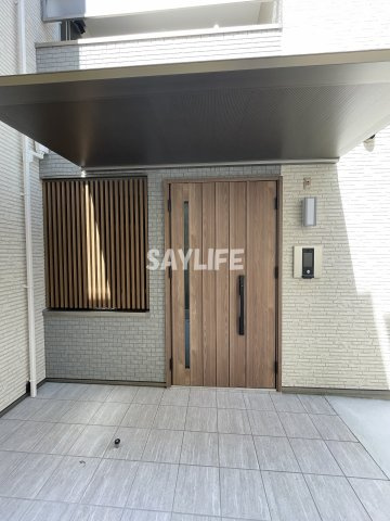 東大阪市太平寺２丁目のアパートのエントランス