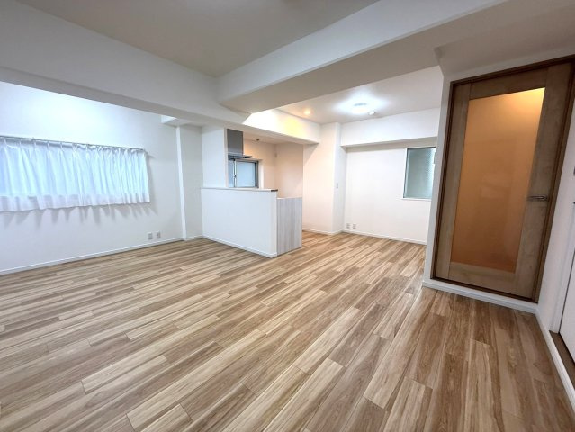 シンフォニー東向日の洋室