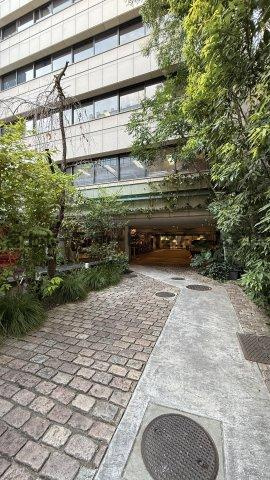 おおきに御堂筋瓦町ビルの庭