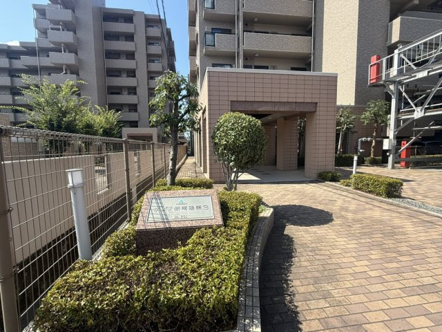 サーパス新南陽第三|エントランスです