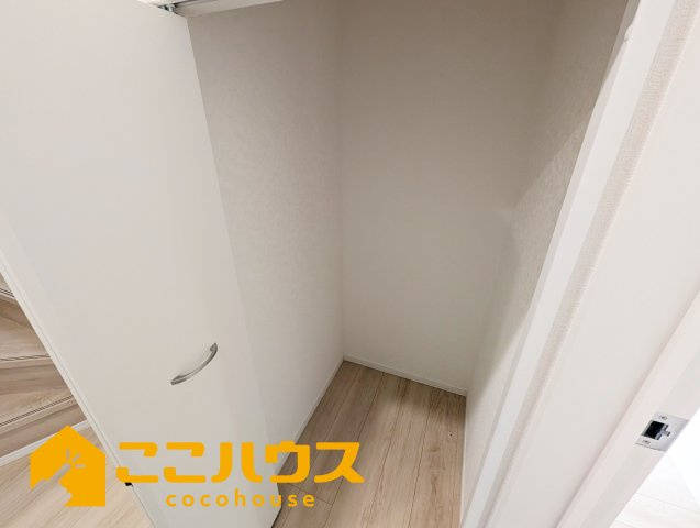 浦添市西原第6　クレイドルガーデン　新築戸建て　全2棟　2号棟の収納|廊下収納もございます